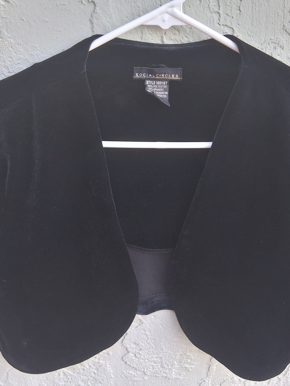 Vintage Social Circles Size 6 short-sleeve black velvet bolero shrug jacket
